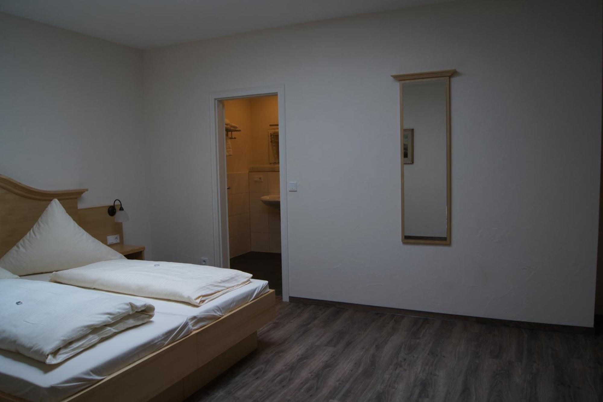 Gasthof Schoenau Heilsbronn Ruang foto